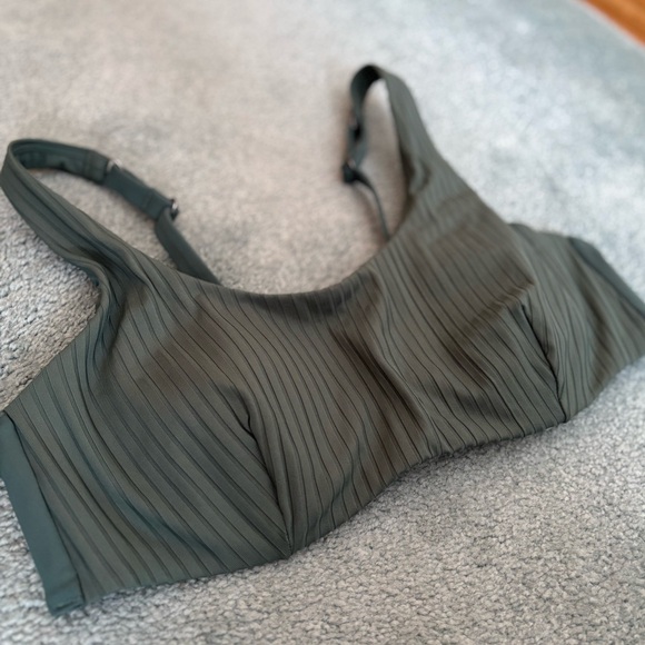 Athleta Bikini Top 38 B/C - Picture 2 of 5